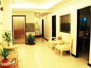Adel Hotel Putatan Екстериор снимка